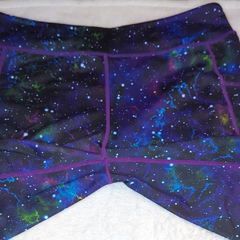 Constantly Varied Gear Women's Galaxy Print Capri Leggings - Picture 6 of 12